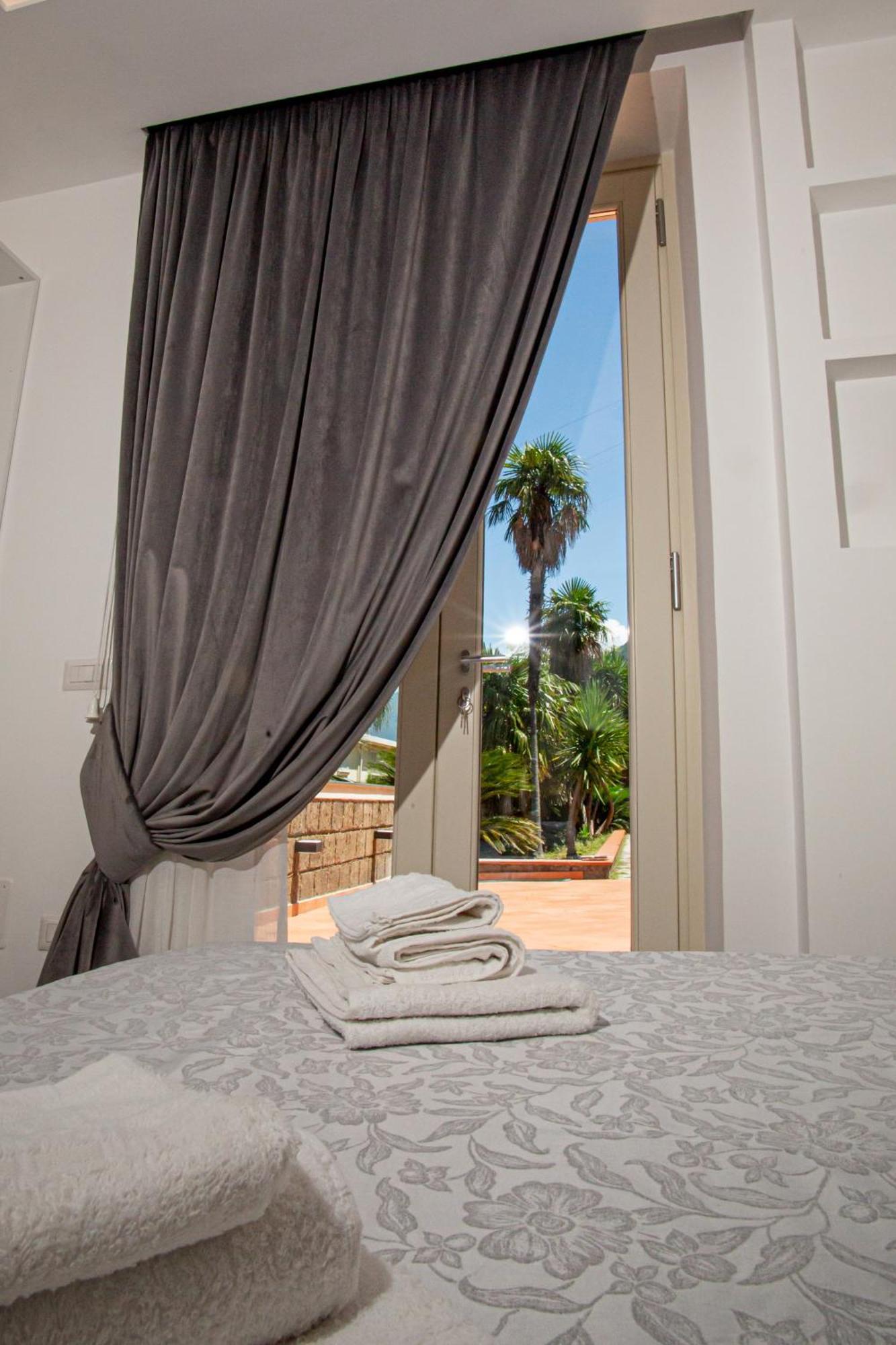 Forever Luxury Rooms Castellammare di Stabia Exterior foto